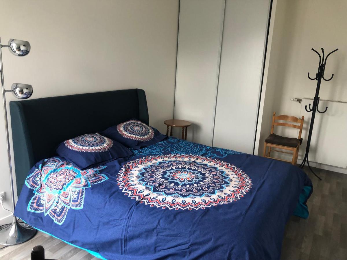 Grande Chambre 14 M2 Avec Salle De Bain Privative A Nanterre Prefecture Proche La Defense Arena Campus Sncf Et Paris Exterior foto